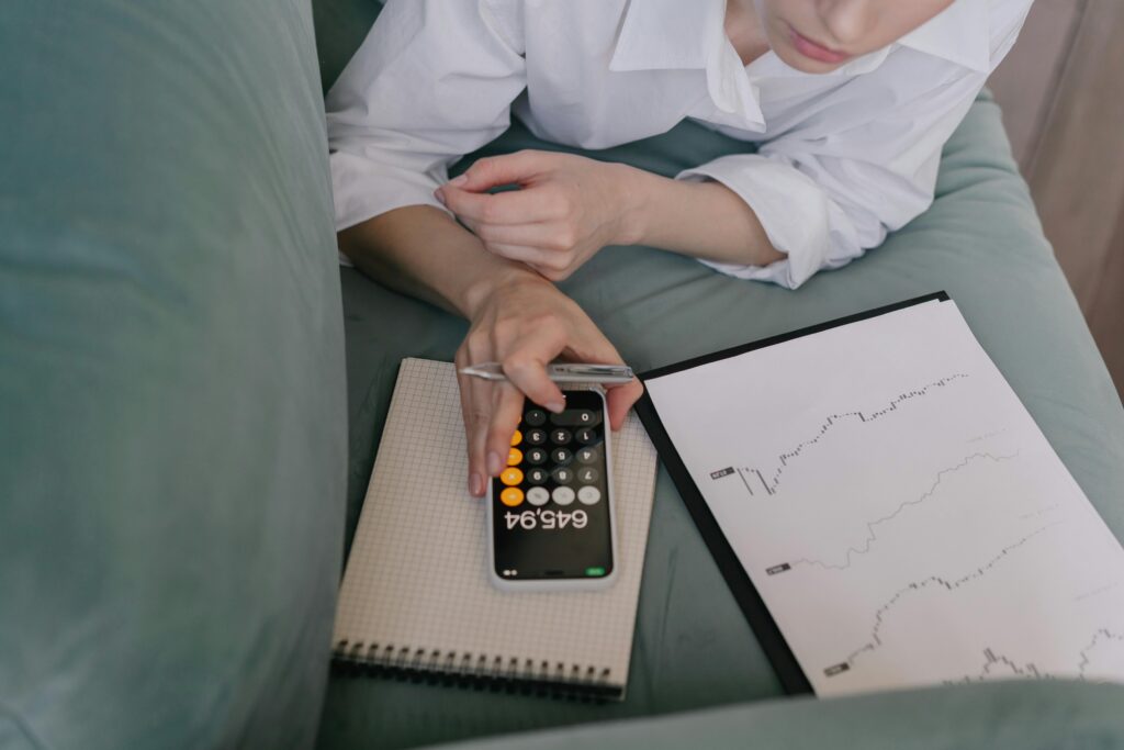 Como controlar os gastos mensais sem planilhas complicadas